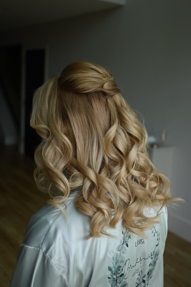 Half-up curls